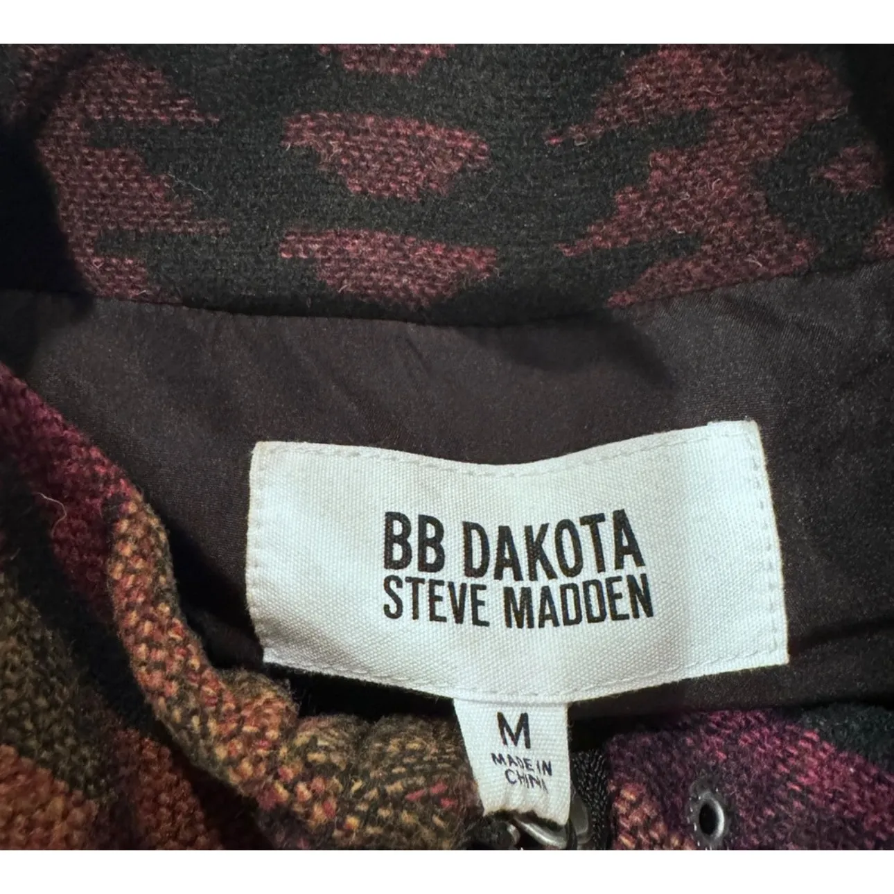 BB Dakota by Steve Madden Cabin Fever Aztec Print Geo Jacket NWT Red Size M - Image 8