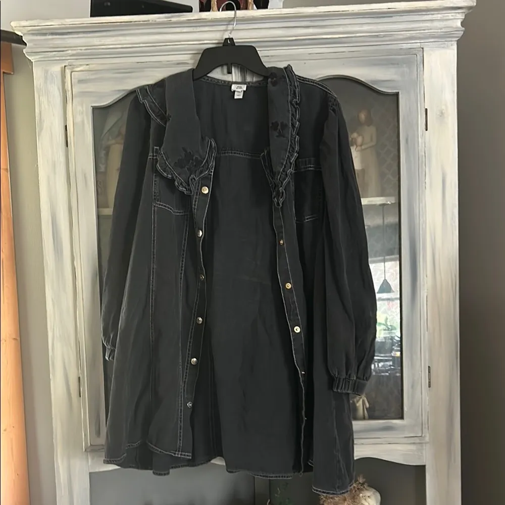 Black Ruffled Button-Up Dress - Image 5