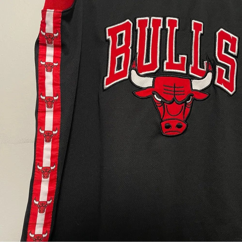 Chicago Bulls Jersey - Image 2