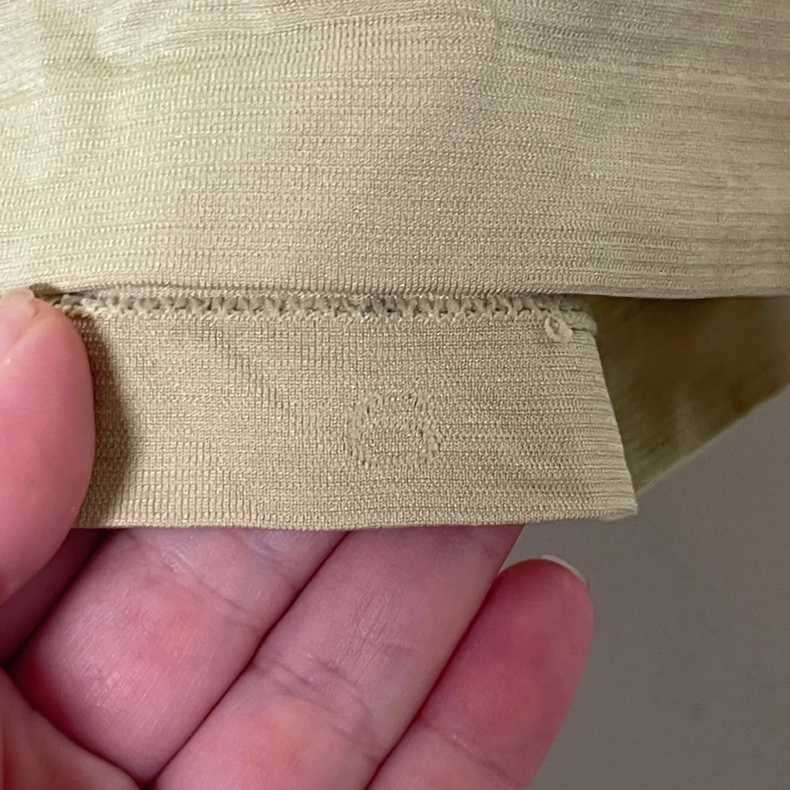 Lululemon tech swiftly short sleeve t shirt in lime green sz 6 - Image 5