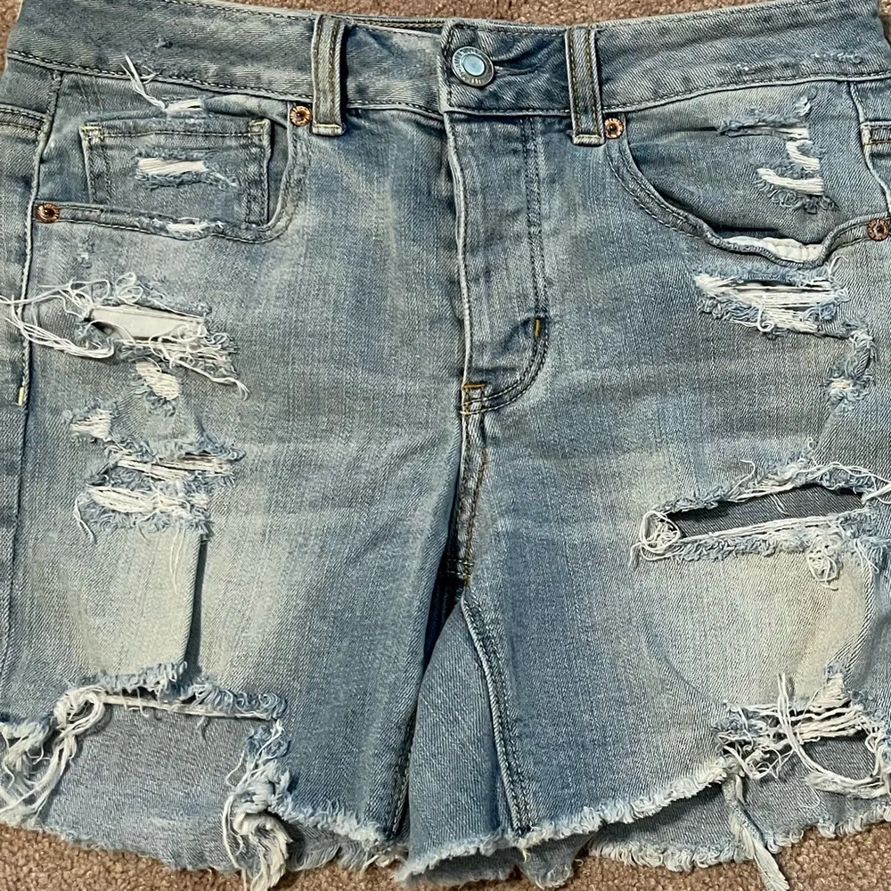American Eagle Tomgirl Distressed Stretch Midi Denim Short - Image 3