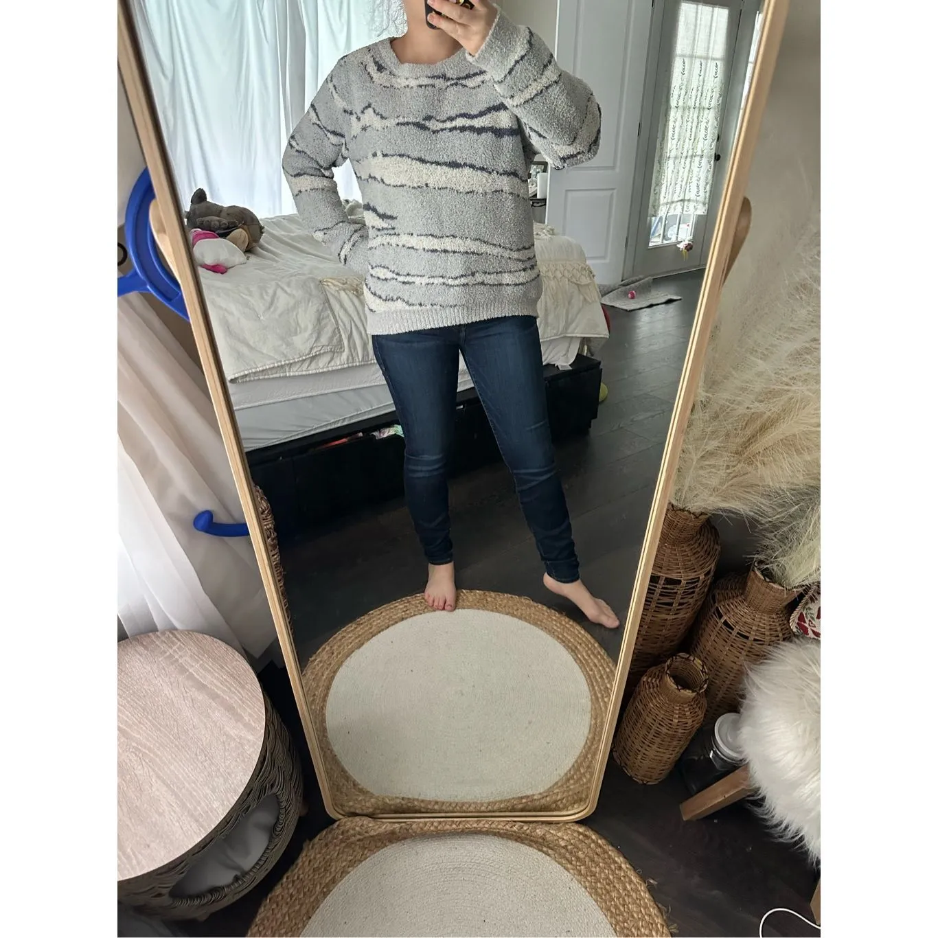 Barefoot Dreams Blue Seaside Cozychic Sweater Pullover Size Small - Image 2