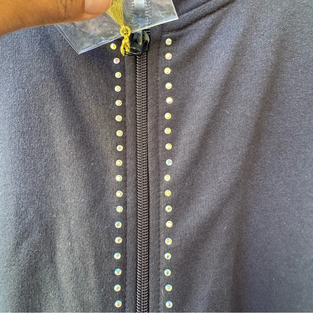 Quacker Factor Black Zip - Image 4