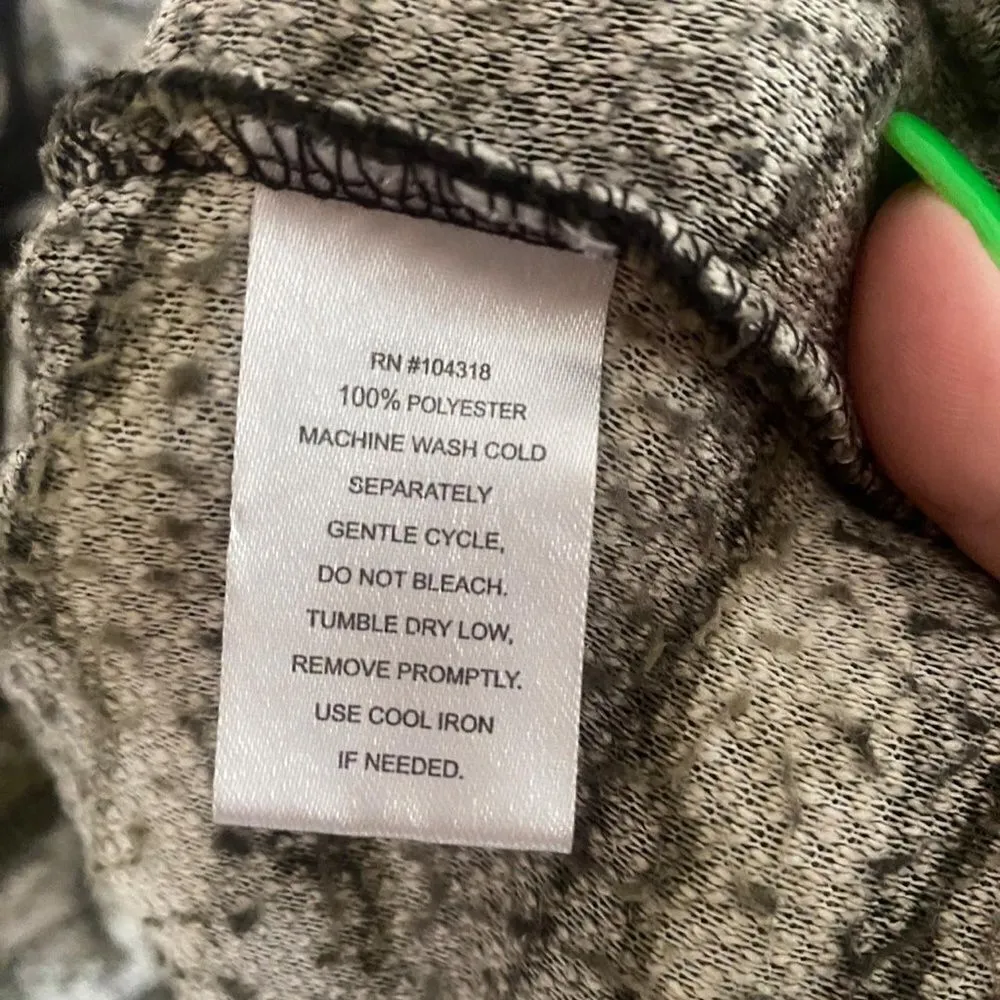 Hippie Love Women’s Cropped Camo Hoodie Size M Fuzzy Sherpa Pullover - Image 4