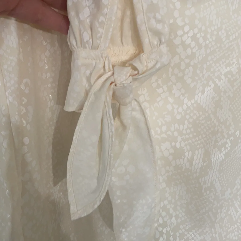 MICHAEL Michael Kors V -Neck Tie Sleeve Top - Image 10