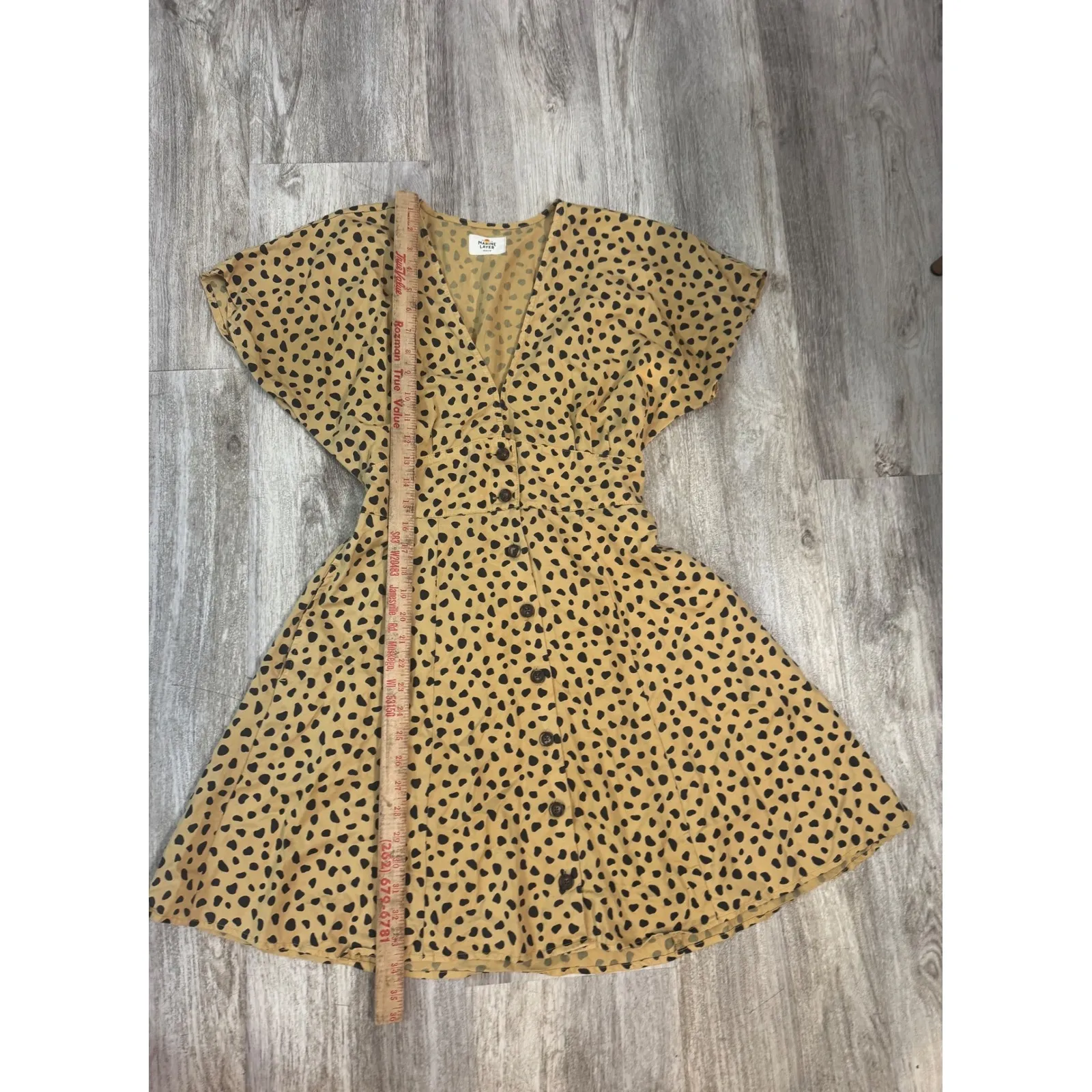 Marine Layer - Camila Abstract
Cheetah Print Button Down Mini Dress
Size Medium - Image 5