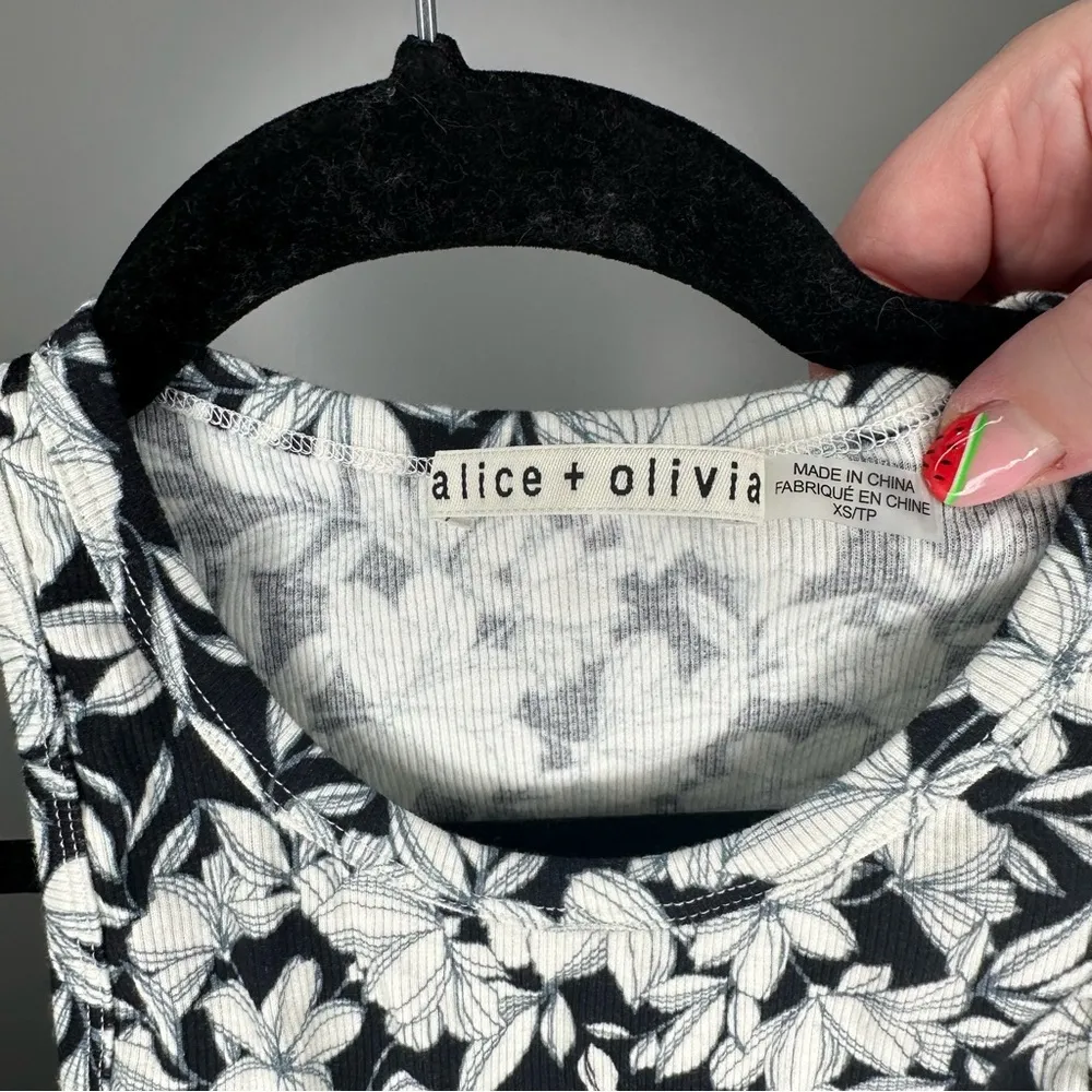 Alice + Olivia Cropped Tank Allen Floral Crop Top XS White and Black Ribbed - Image 4