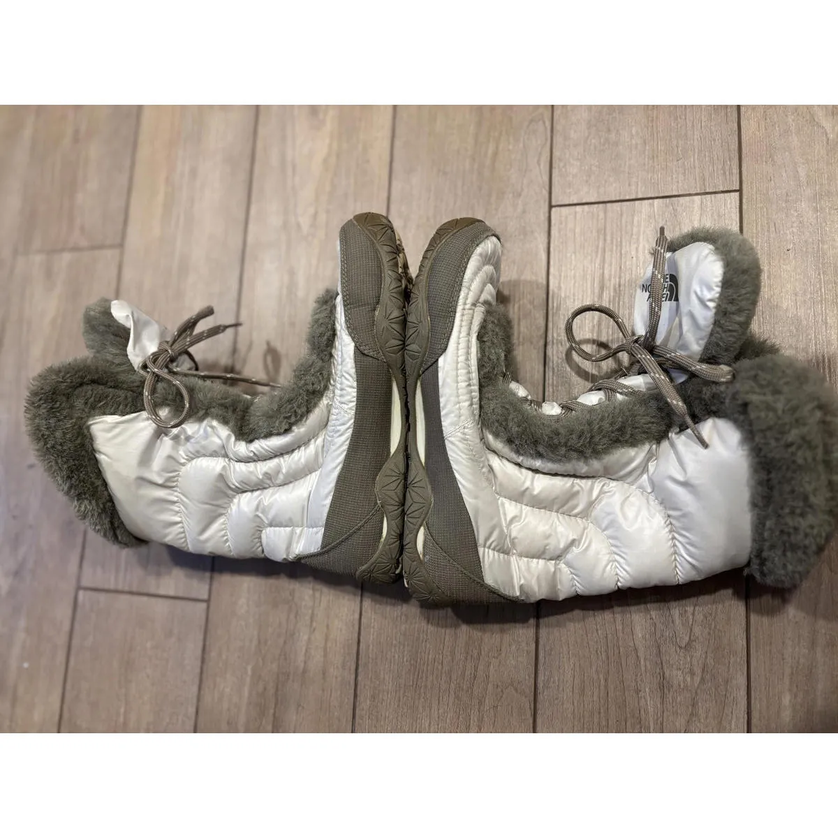 NEW North Face Women's Goose Down Boots Faux Fur Trim 6.5 - Image 6