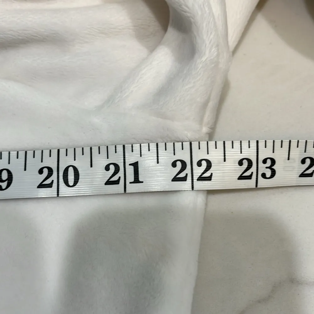 White long sleeve soft turtleneck Size M - Image 4