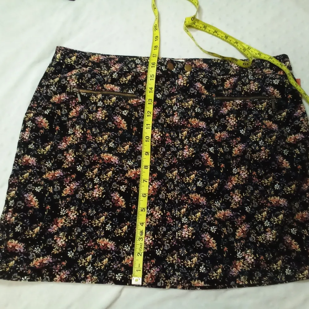 Massimo supply floral corduroy women's skirt Black Size 16 - Image 12
