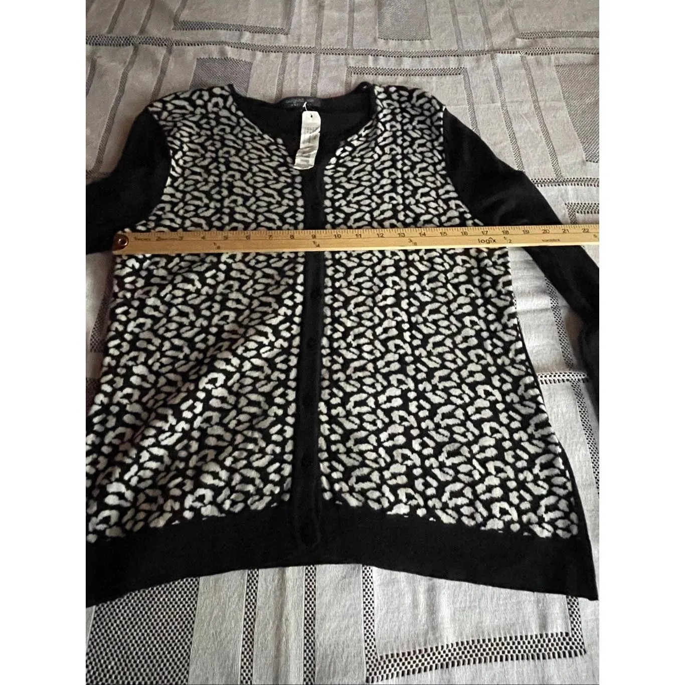 NWT August Silk Heritage size XL leopard print cardigan. - Image 4