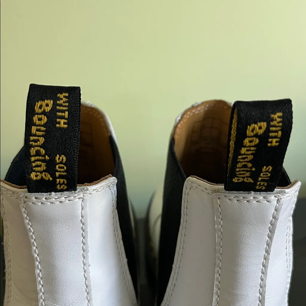 Dr. Martens 2976 Chelsea boots in white smooth leather - Image 6
