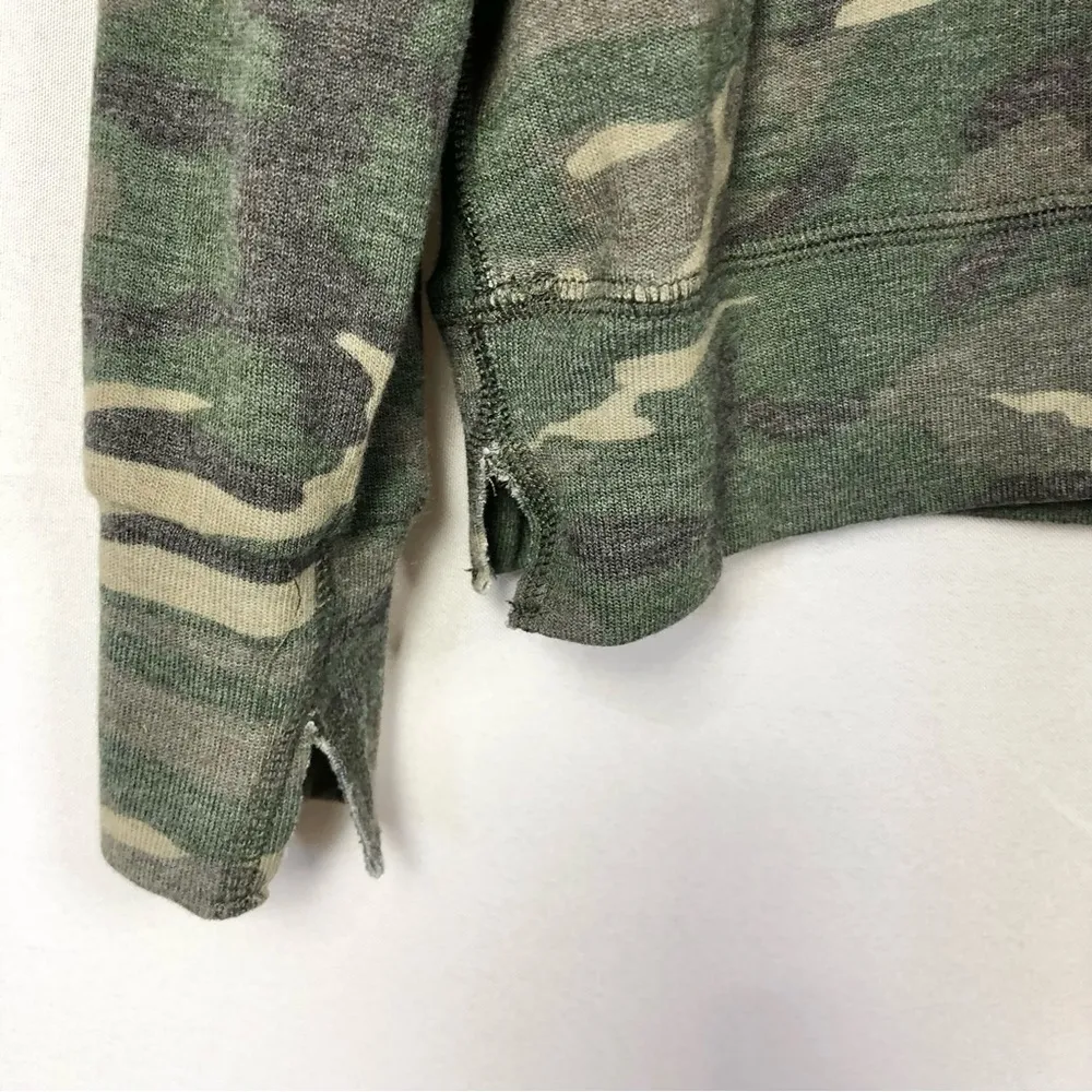 LNA Green Crew Neck Camo Long Sleeve T-Shirt L - Image 4