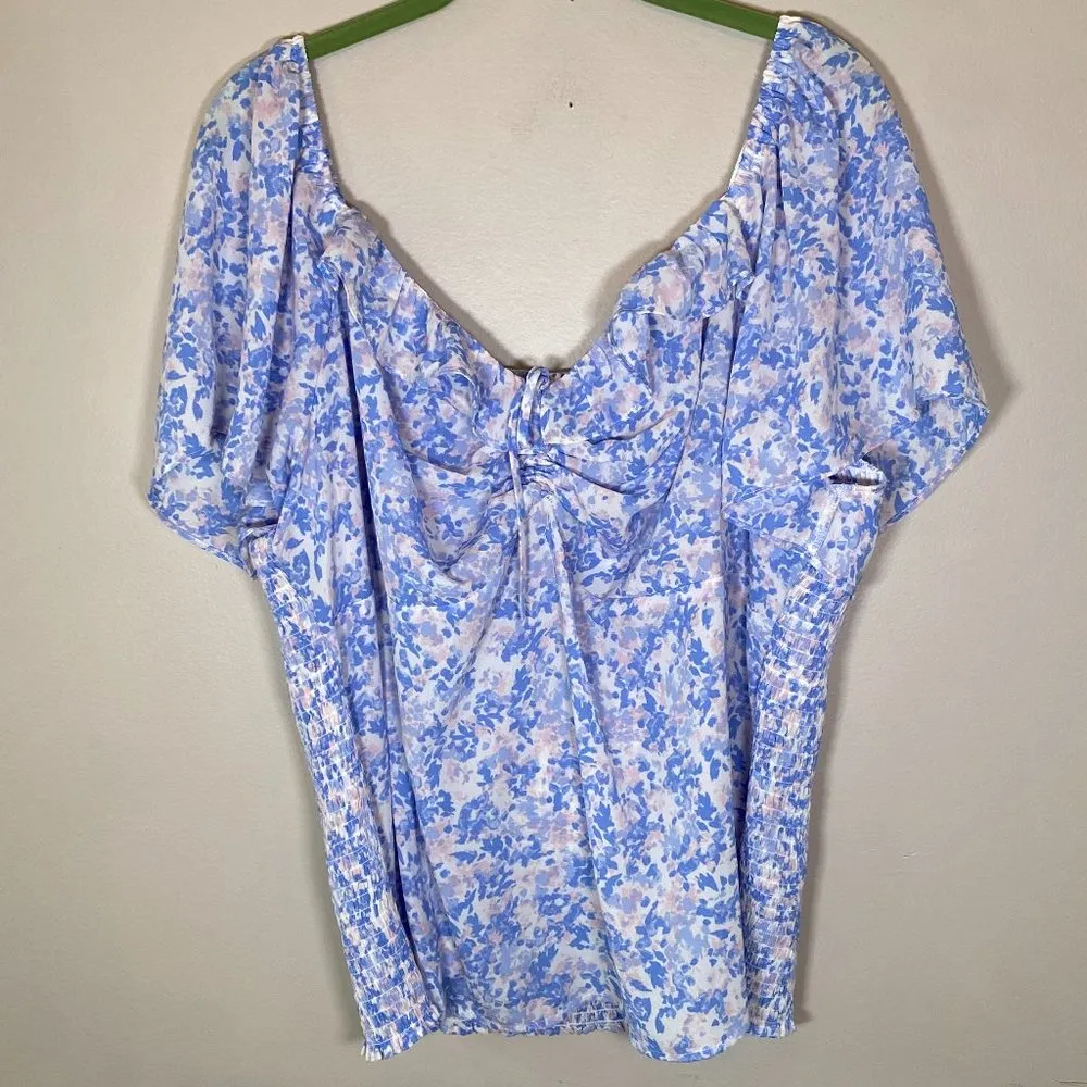 NWOT Lush Women's Louise Short Sleeve Smocked Cropped Blouse - Image 3