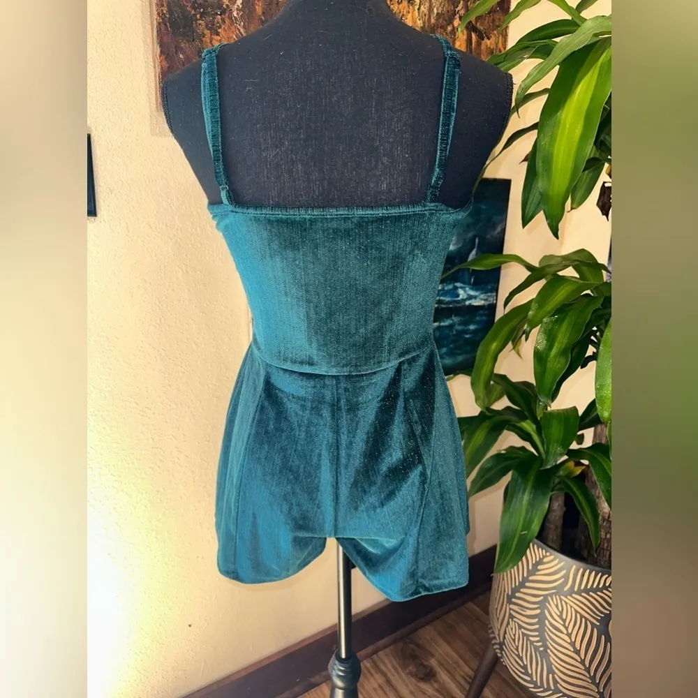 EUC Popular Basics Green Forrest velvet jumper mini dress, spaghetti strap Sz S - Image 7