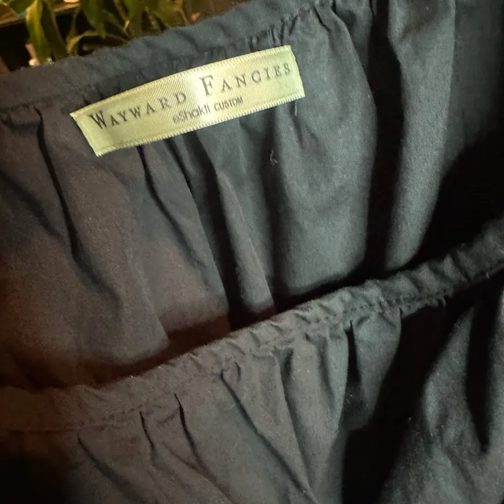 Daniel Rainn Elegant Black Sleeveless Top - Image 3