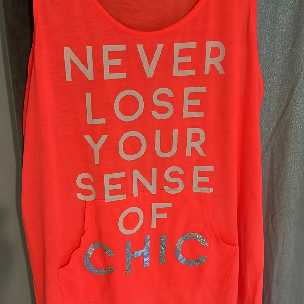 Tank Neon Coral Graphic Chic Kangaroo Pocket Tee Womens XL - Image 13
