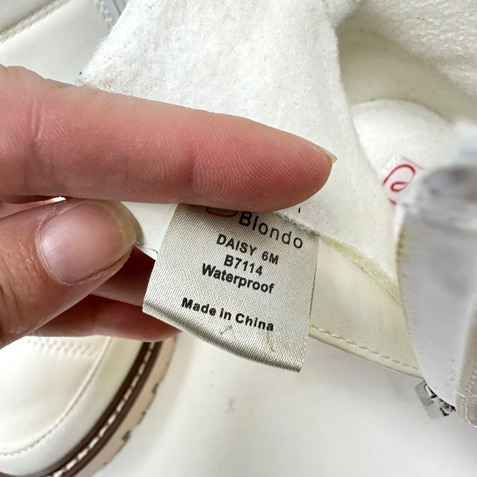 Blondo Daisy Waterproof Lug Sole Boot White Size 6‎ - Image 13