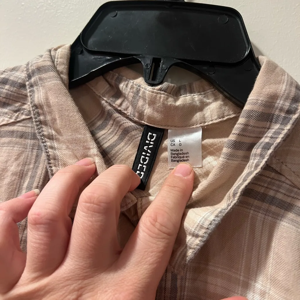 Divided Beige and Brown Plaid Cholo flannel - Image 4