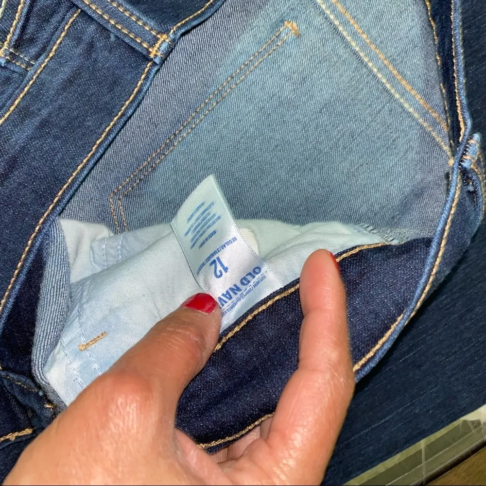 Old Navy The Flirt boot cut jeans. Size 12 - Image 7