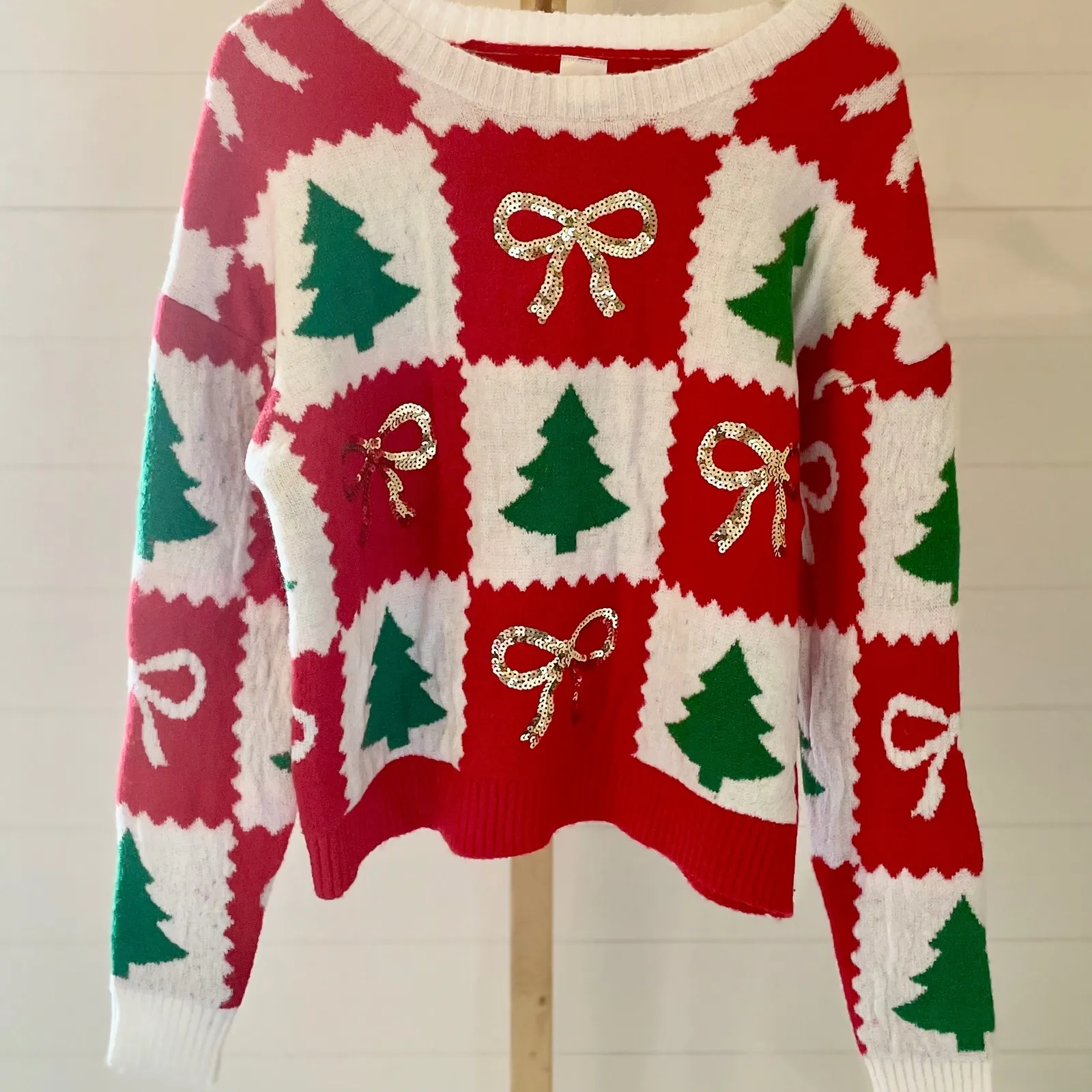 Holiday Time Christmas Tree Sequin Bow Sweater Womens Small Red White - Image 1