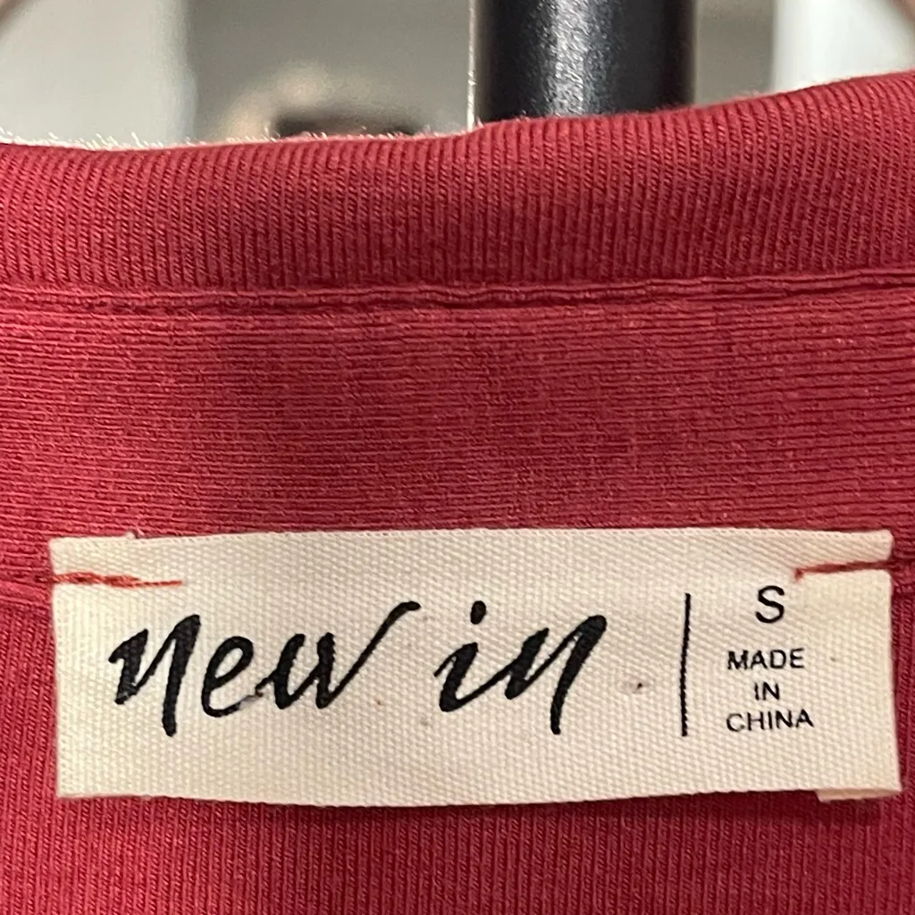 New In Women’s Red & Cream Striped Rugby Pullover Top Long Sleeve Preppy NWOT - Image 4