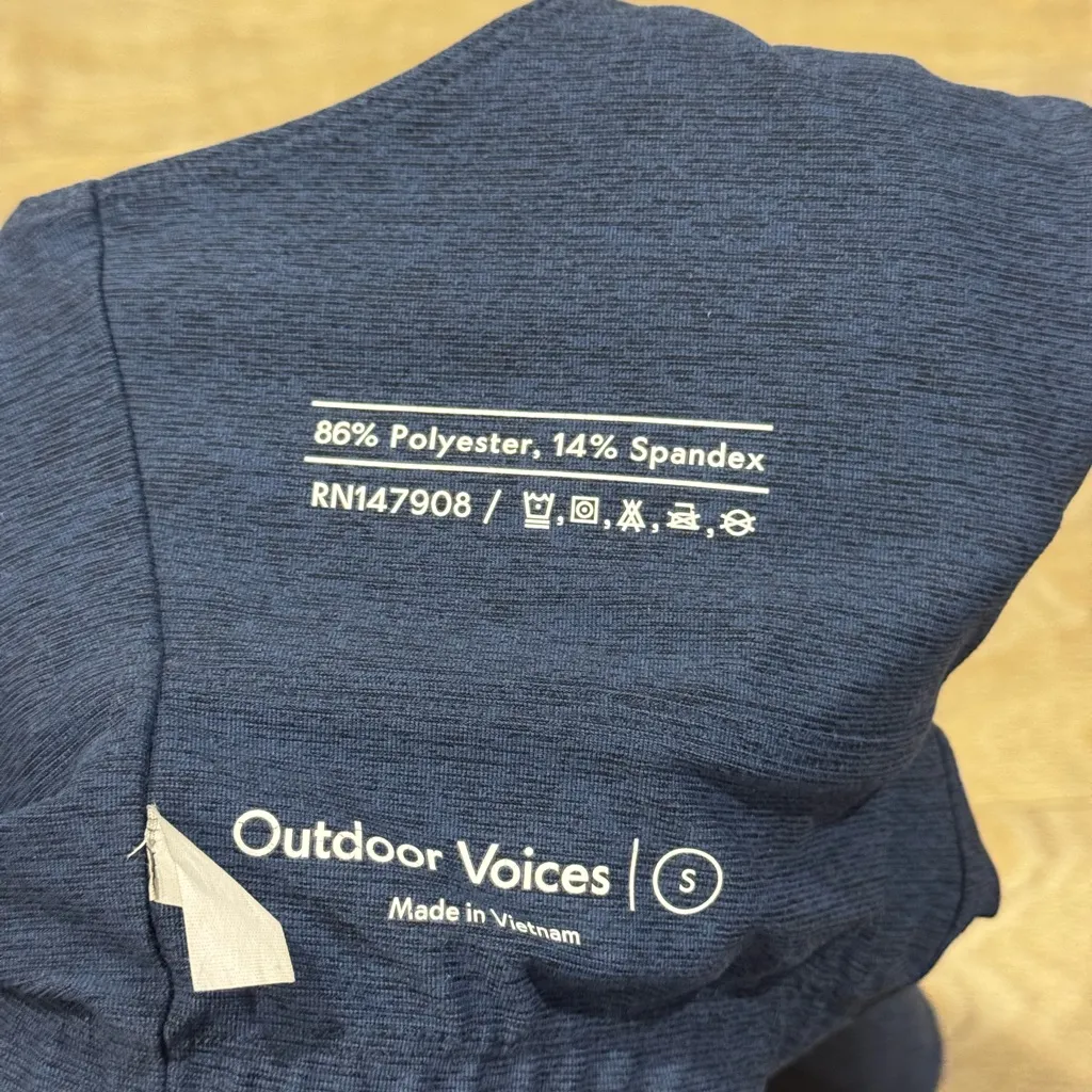 OUTDOOR VOICES navy venus crop top - Image 3