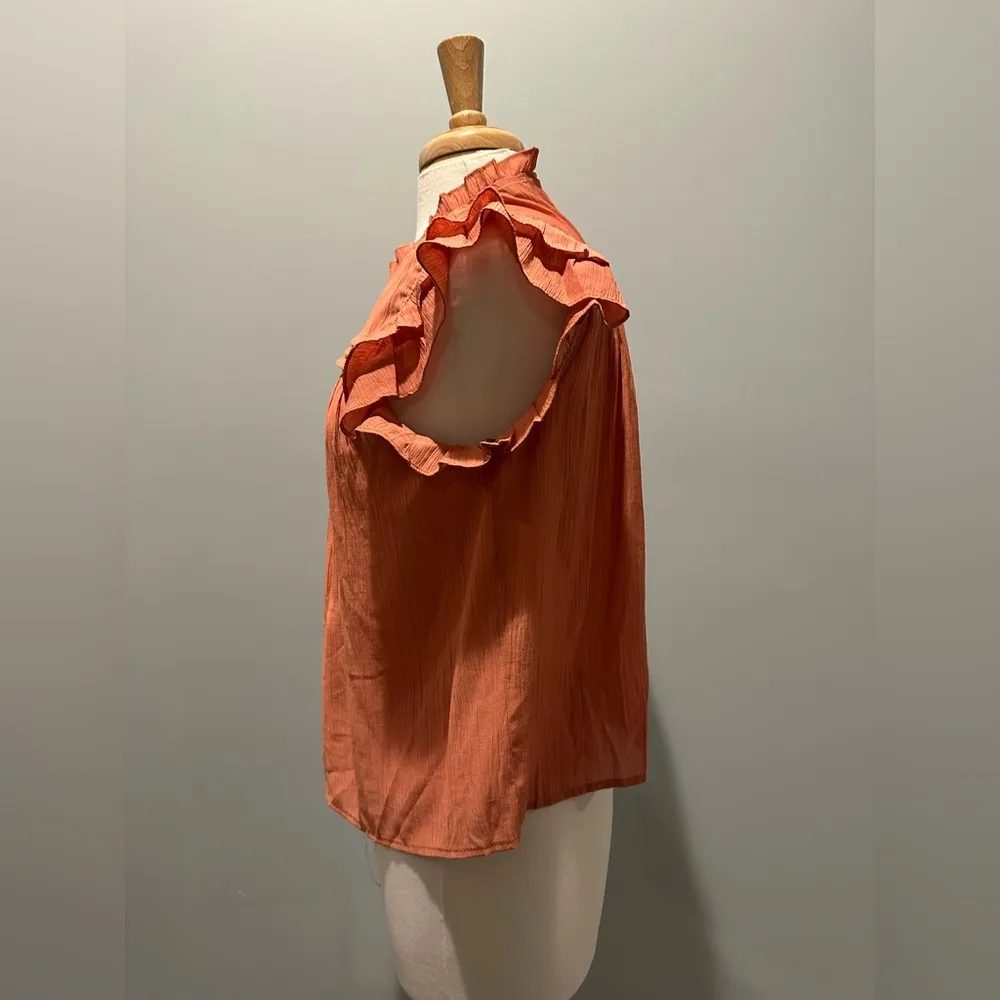 Pinch Flutter sleeve pleated top Size Medium
color burnt orange - Image 3