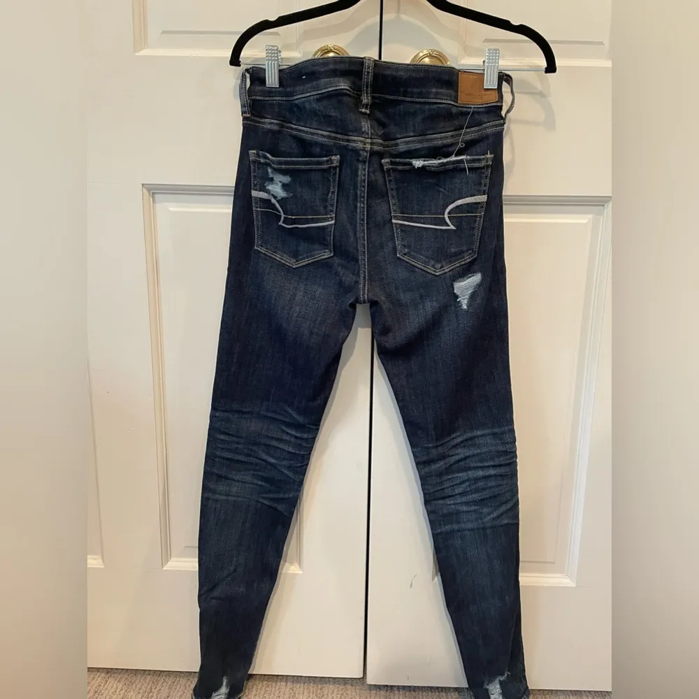 Women's American Eagle Distressed Dark Denim Skinny Jeans - Image 4