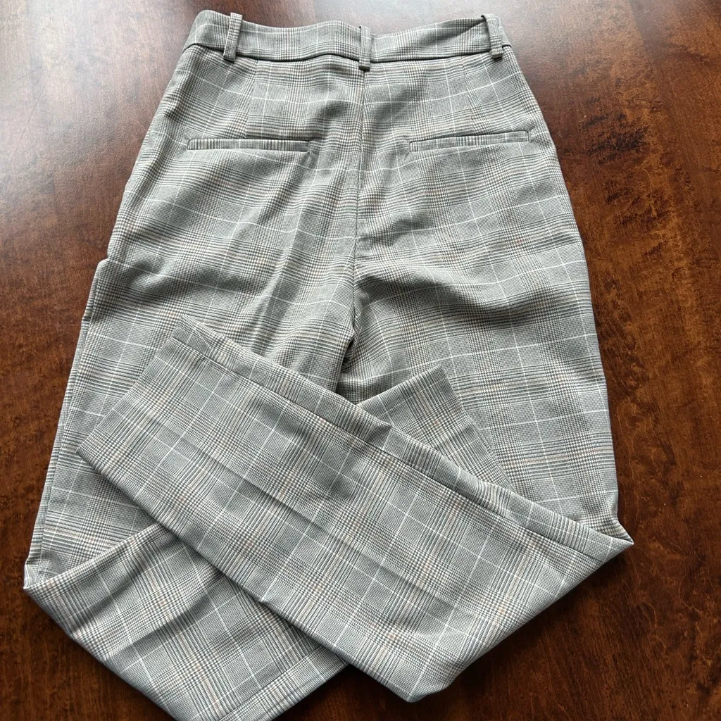 H&M Checkered Gray and White Skirt - Image 4