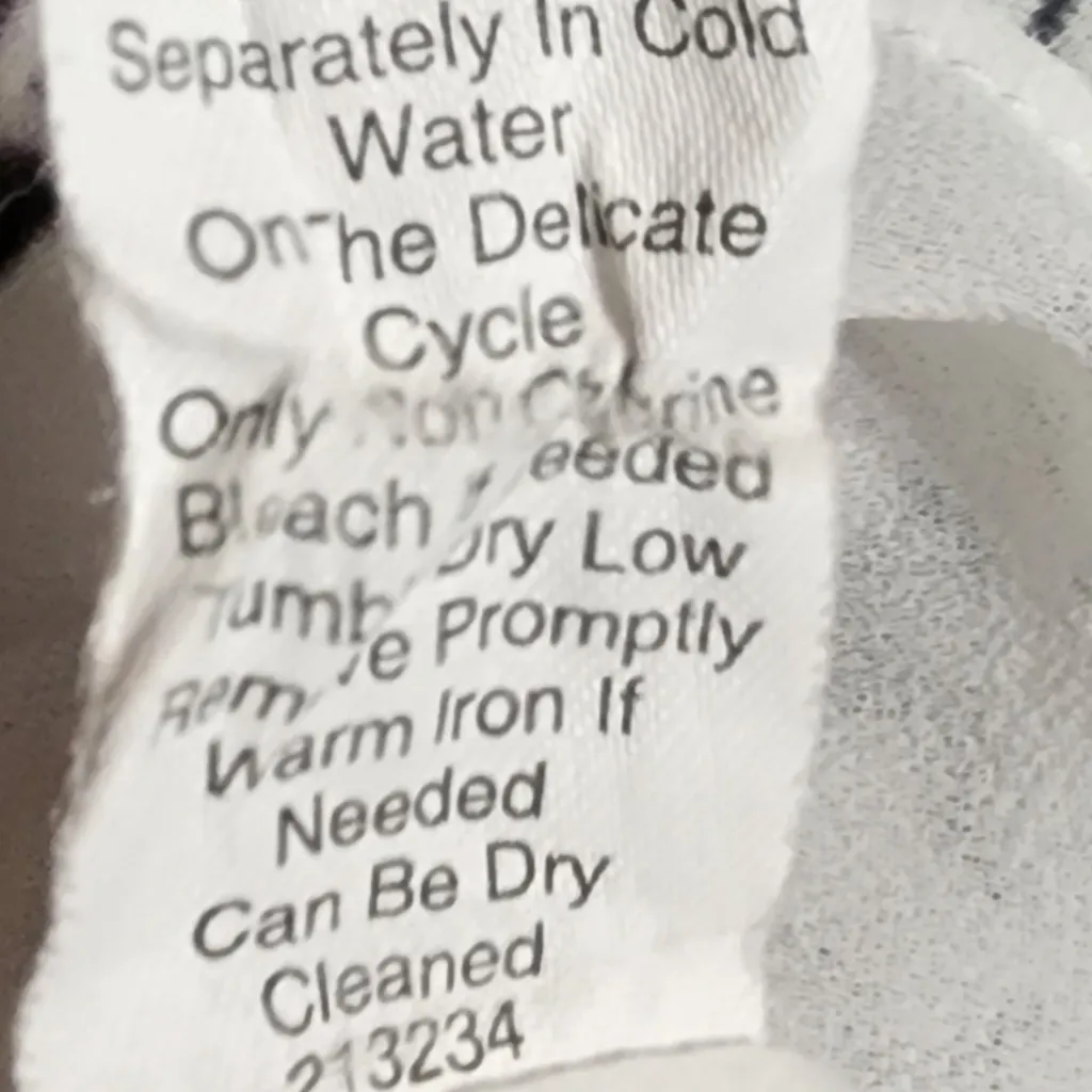 Cabi Sleeveless Blouse Size Medium - Image 6