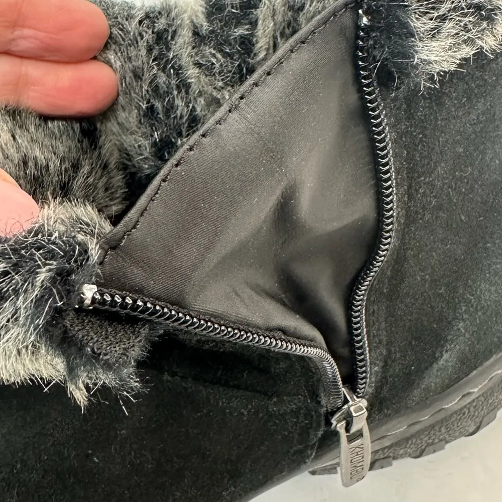 Khombu All Weather Black Suede Faux Fur Buckle Accent Zip Up Winter Boots Size 9 - Image 7