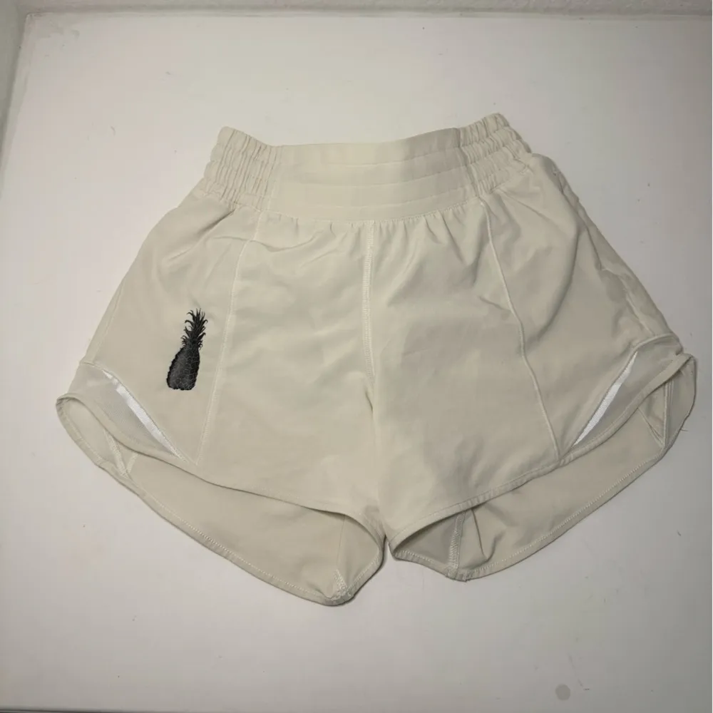 Lululemon Hotty Hot Hawaii Exclusive Pineapple Off White Lined Short 4" Inseam 2 - Image 2