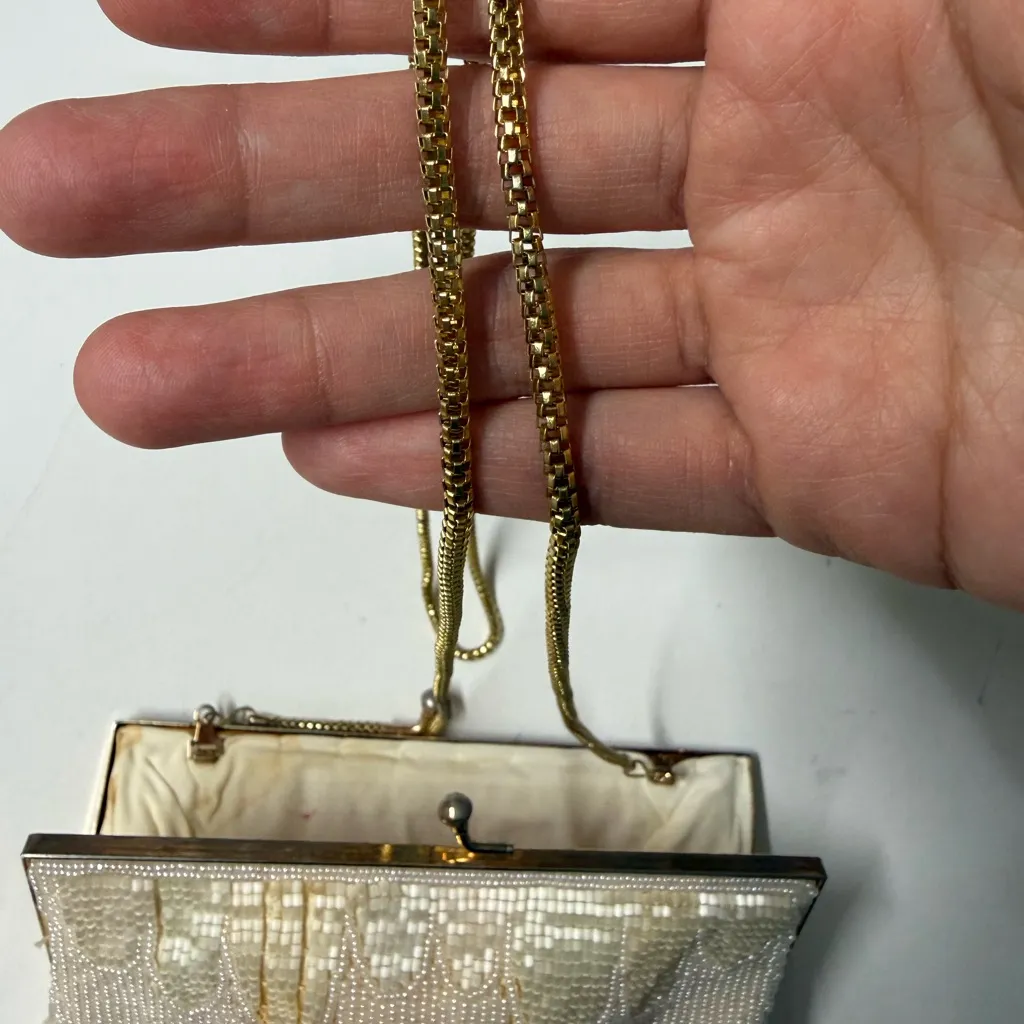 Vintage La Regale Ivory/Cream Beaded Clutch - Image 7