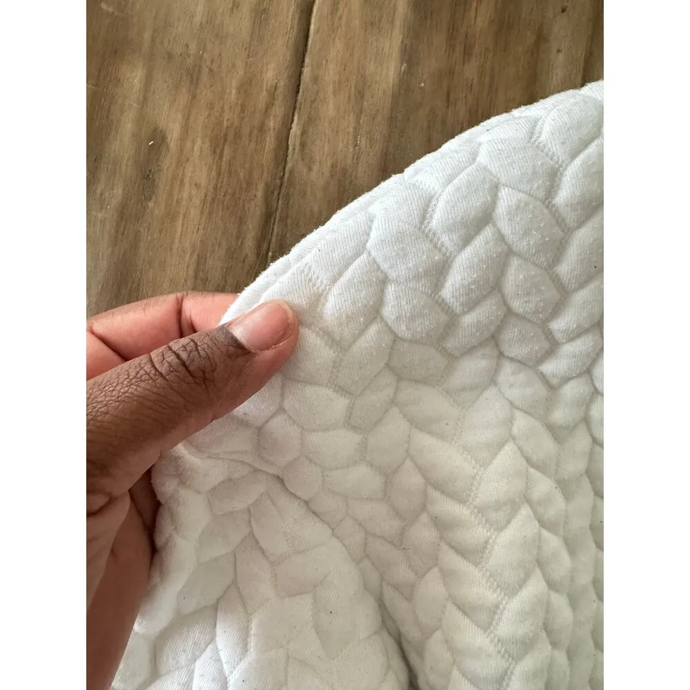 GapFit XS White Quilted Funnel Neck Pullover Sweatshirt Textured Cozy - Image 4