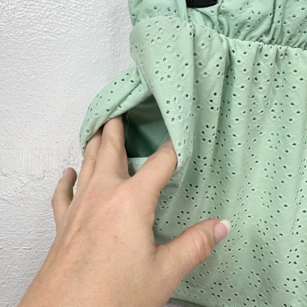 Celebrity Pink Shorts Womens Size XL Mint Green Eyelet High Waist Pull On - Image 4