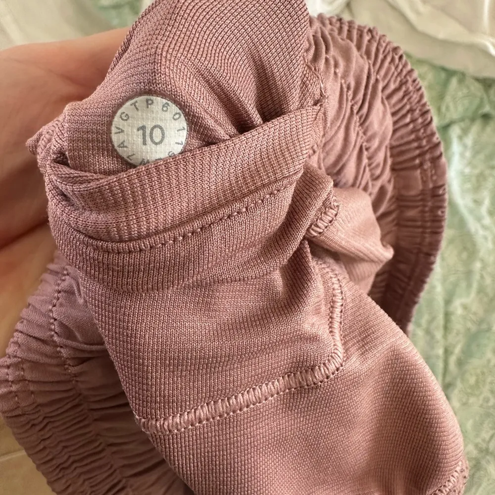 Lululemon  Hotty Hot Shorts - Image 5