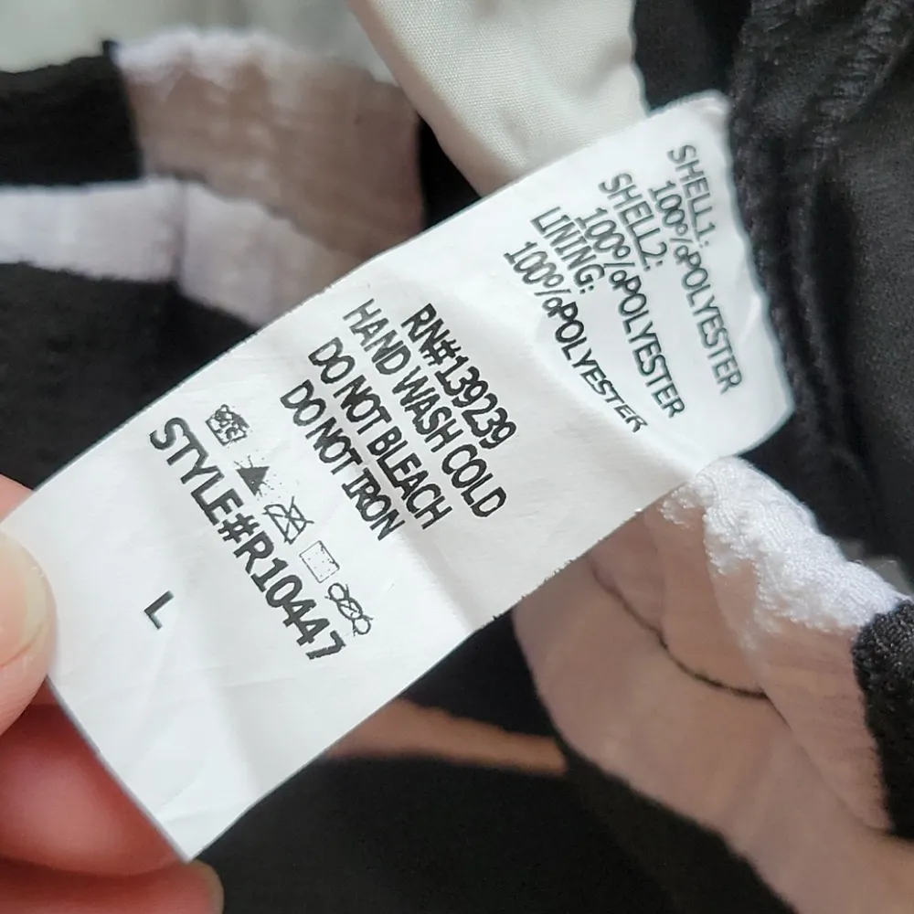 DO + BE textured stripe shorts size large - Image 4