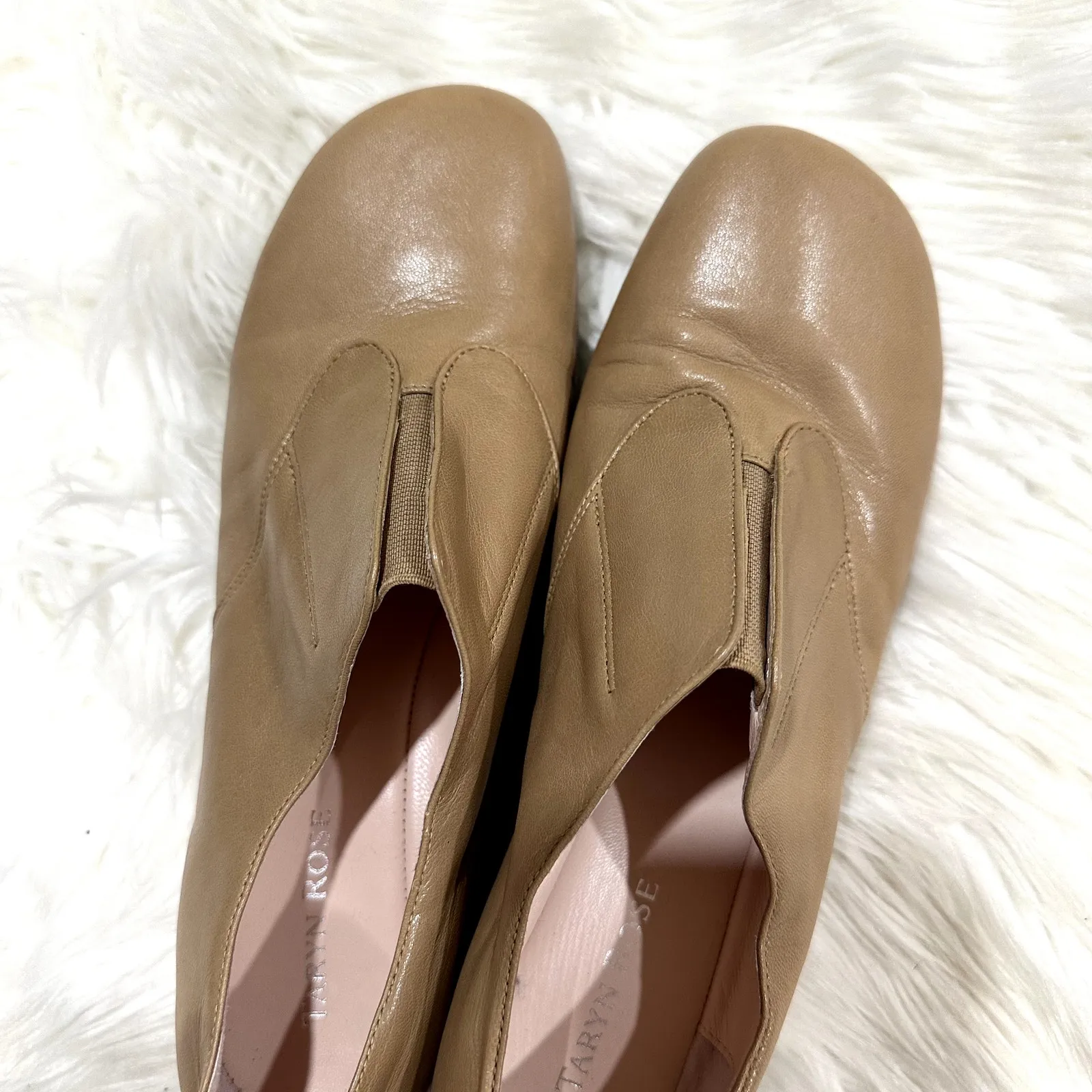 Taryn Rose Leather Wedge Slip On Loafer Sz 8.5 - Image 2