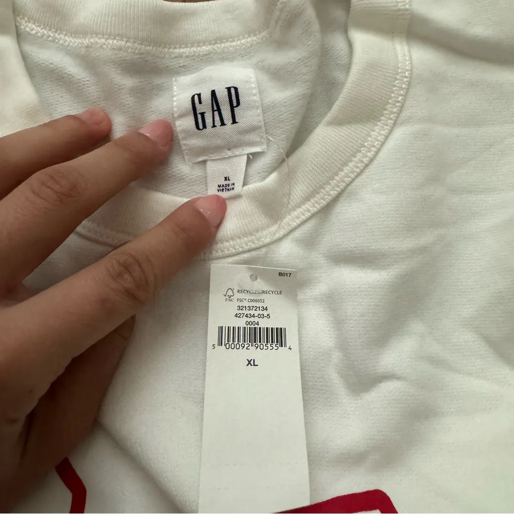 Gap Crewneck Block Lettering - Image 3