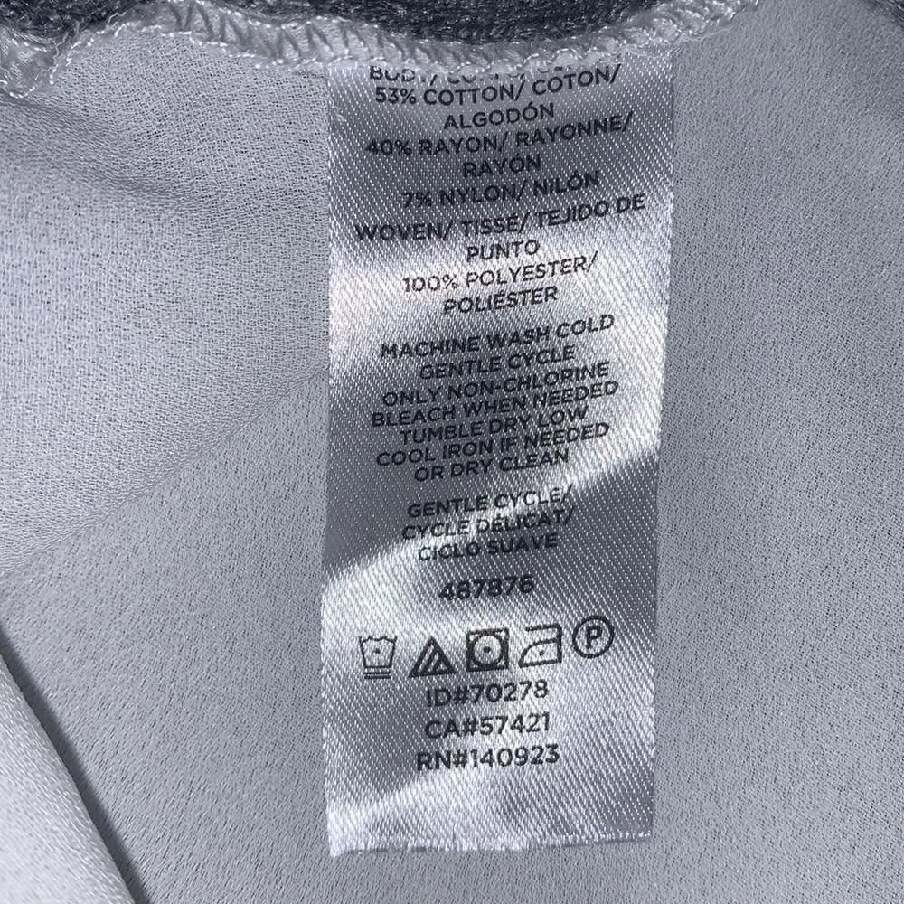 Women’s Loft Outlet grey sweater. XS - Image 4