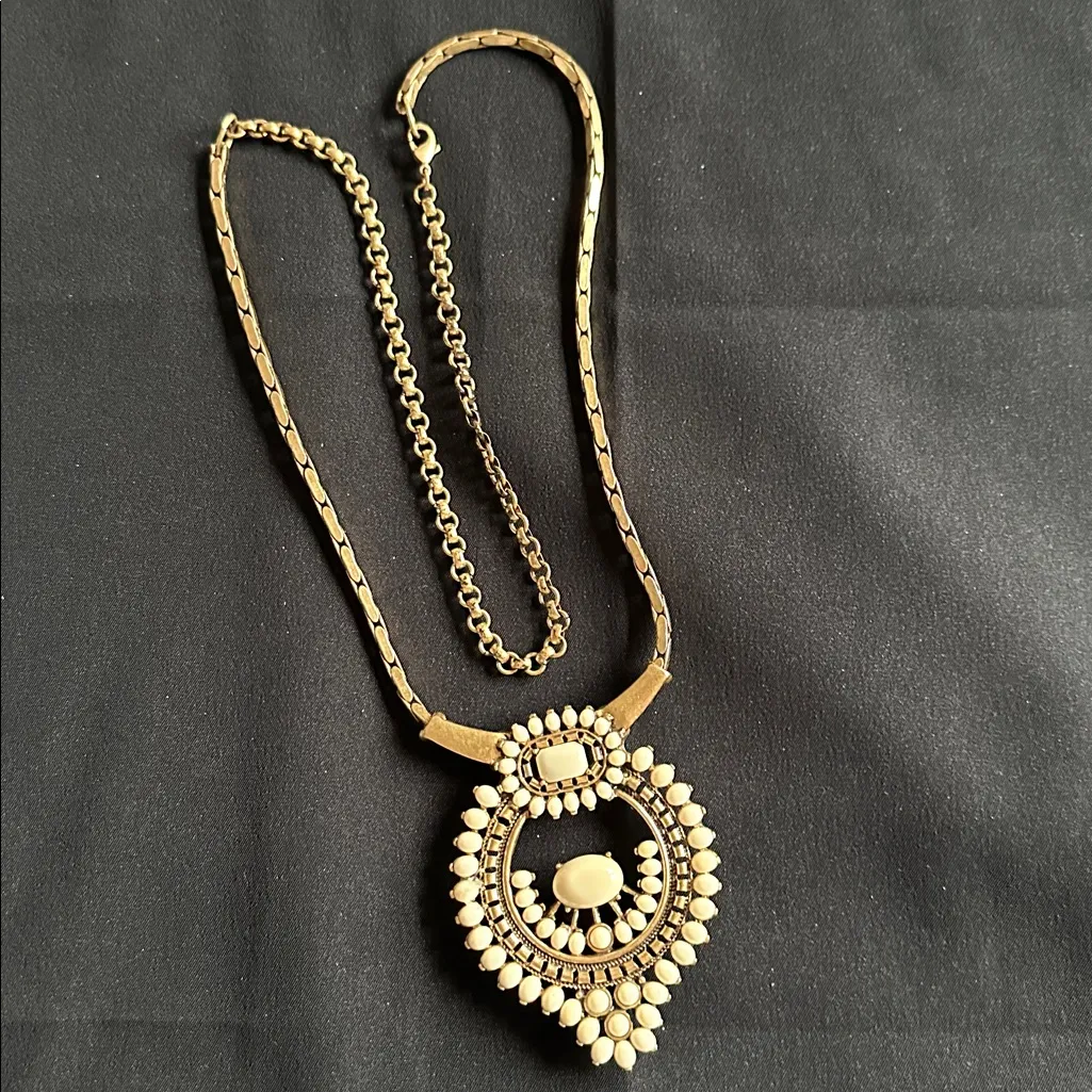 Stella & Dot EUC Havana cream acrylic & gold tone necklace. Multi-layered looks - Image 6