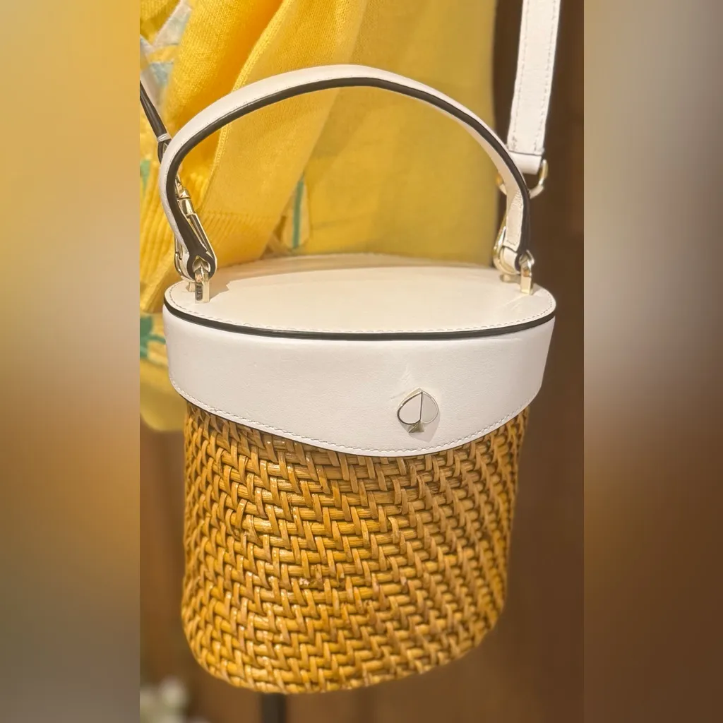 Kate♠️Spade White Mini Rose Rattan Bucket Bag - Image 6