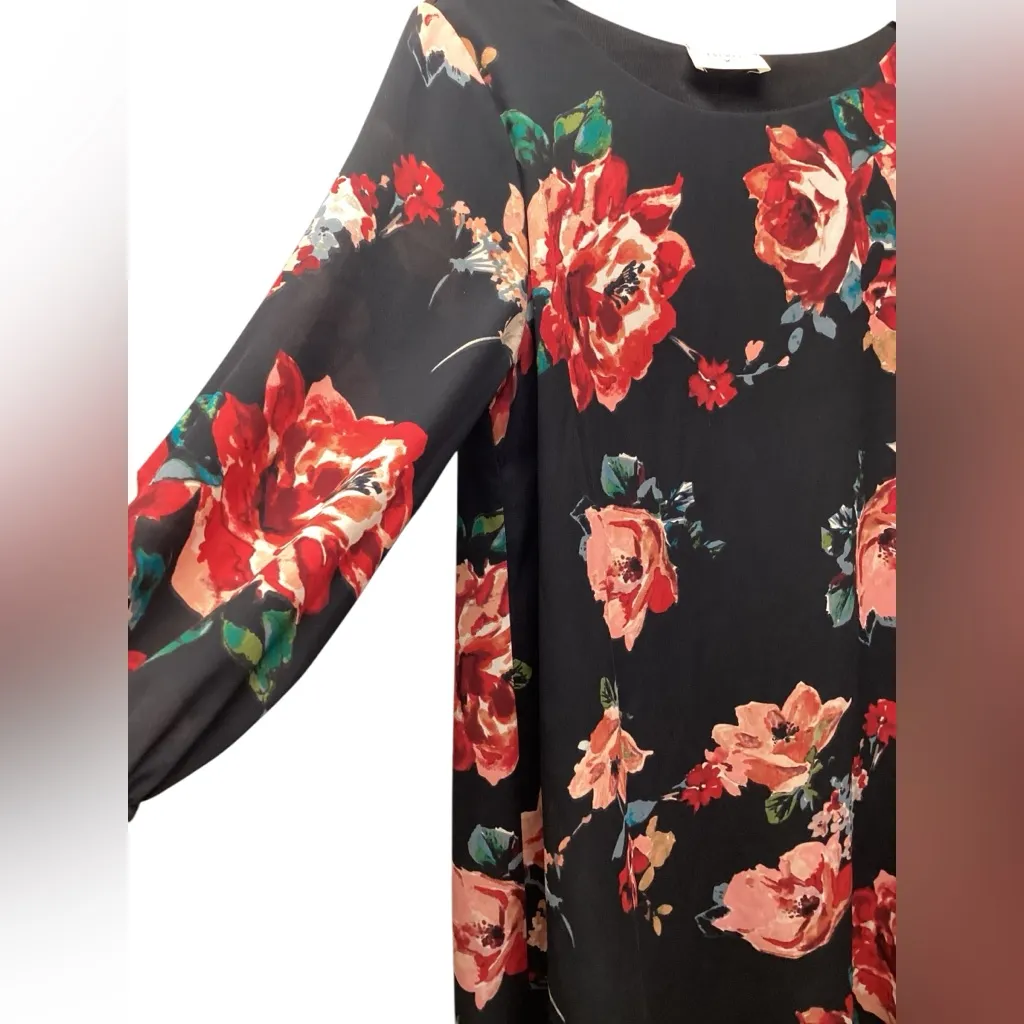 Everly Black floral dress.  Size Small - Image 5