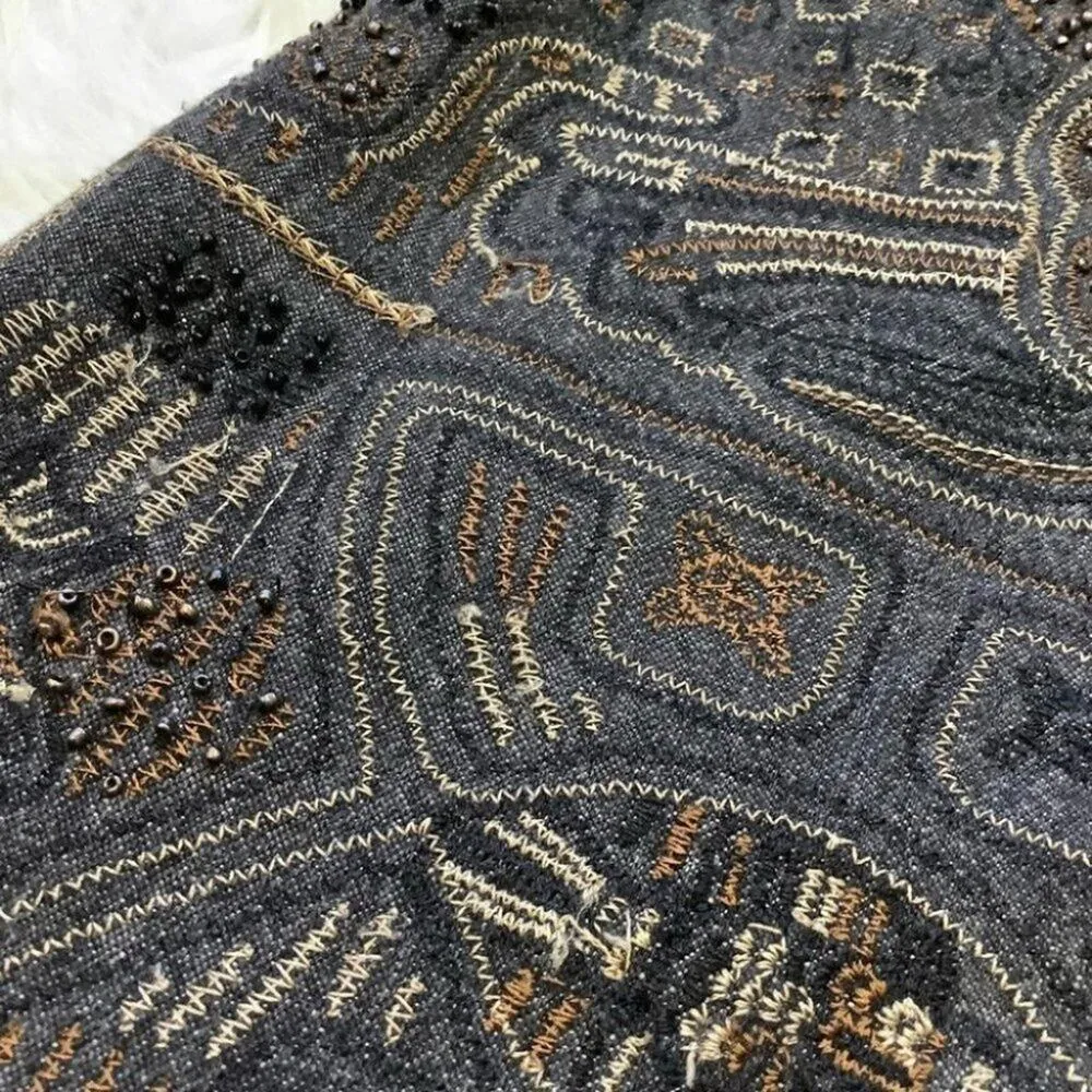 Chicos Size 1 Embroidered Beaded Thick Jacket Unique Trendy Pattern Abstract - Image 2