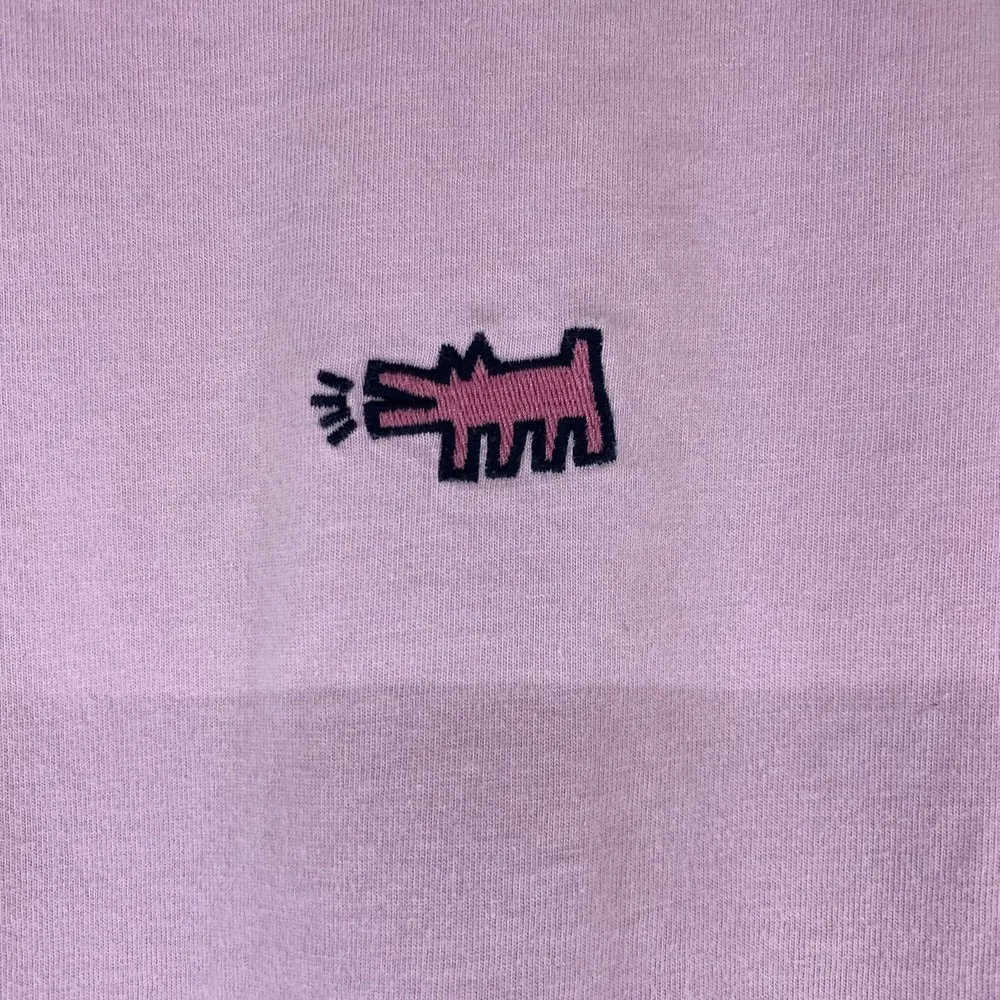 Uniqlo Keith Haring pink t-shirt w/barking dog sz XS - Image 2