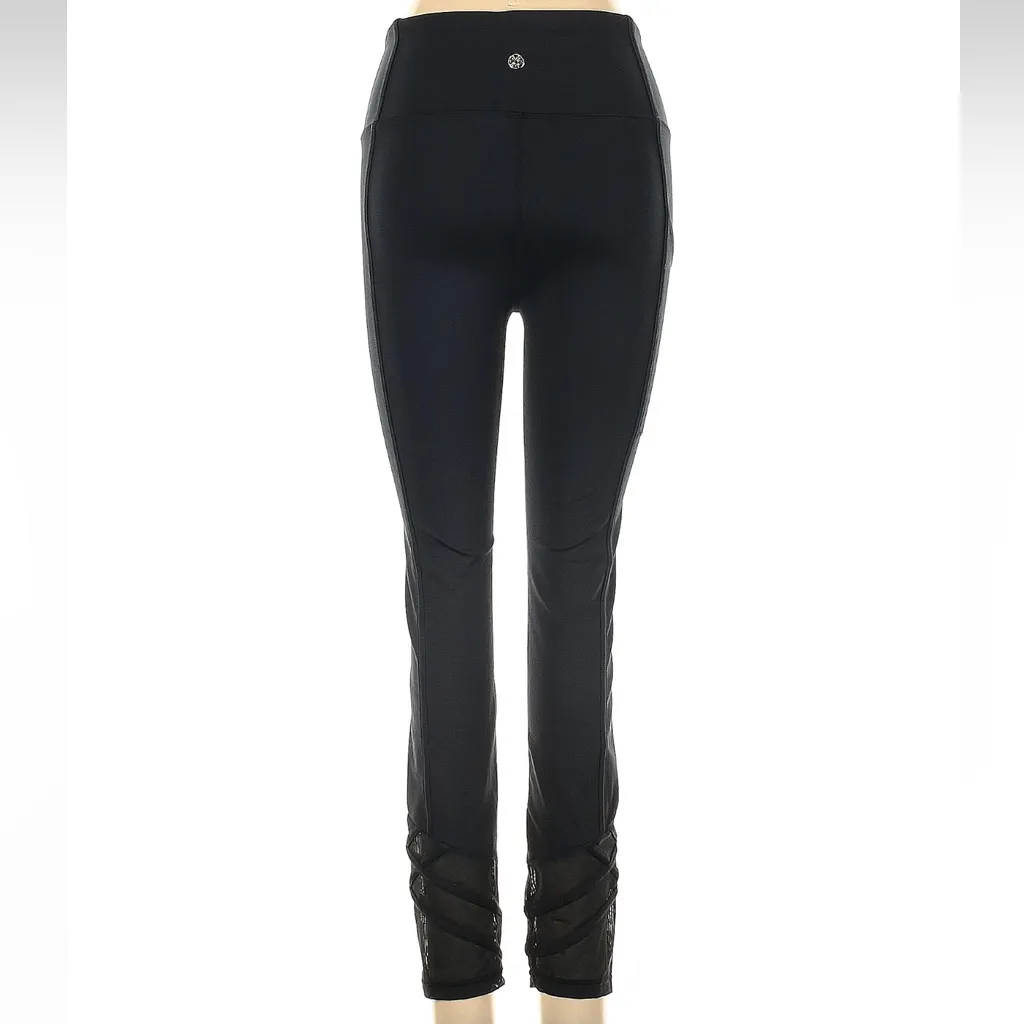 Lilly Pulitzer Luxletic UPF 50+ Black Weekender High-Rise Detail Leggings - Image 3