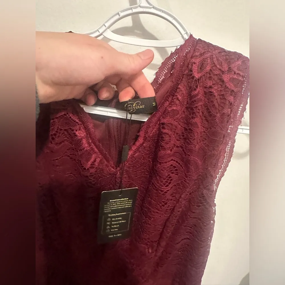 Dark red evening gown size medium NWT - Image 5