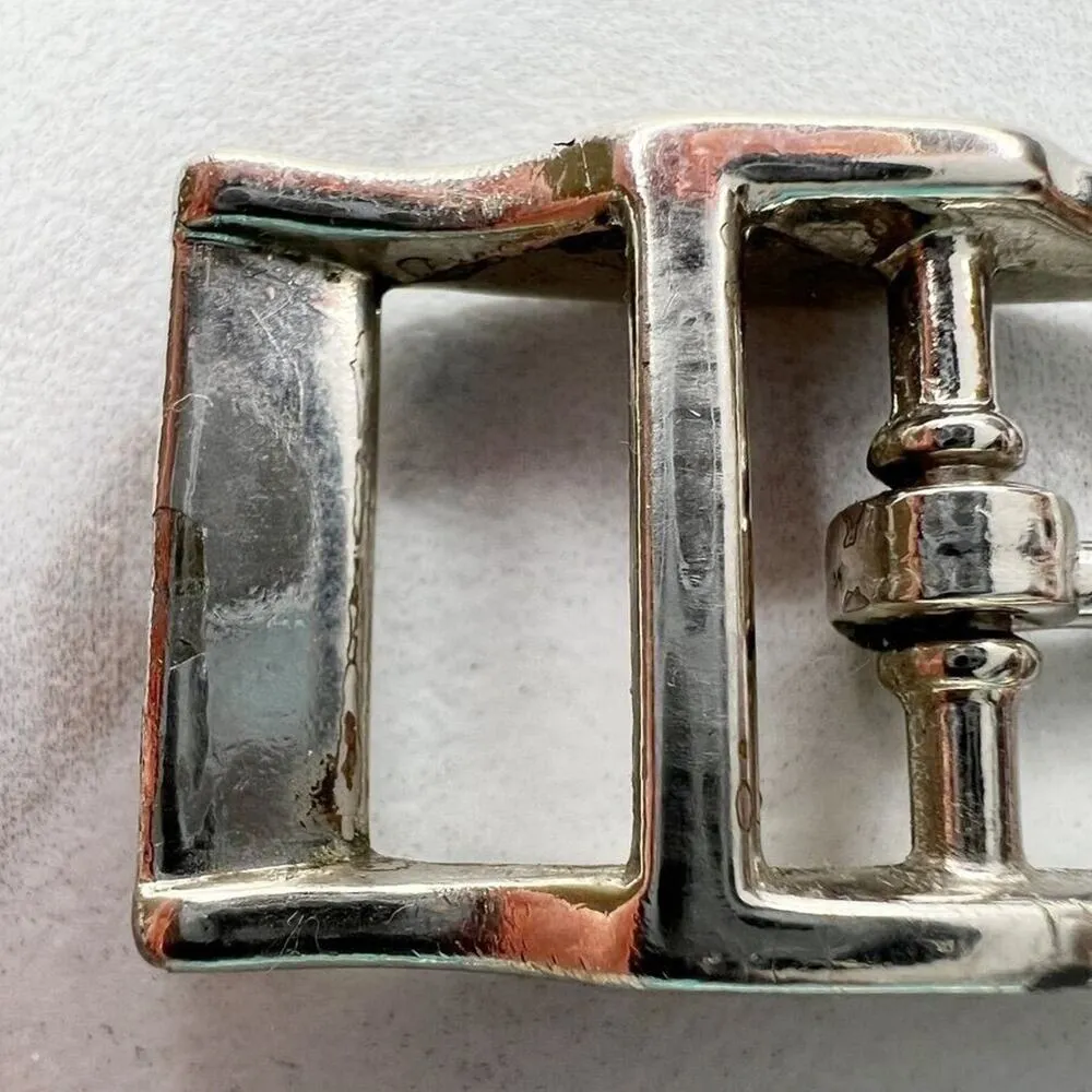 Small Silver Tone Simple Basic Belt Buckle - Image 6