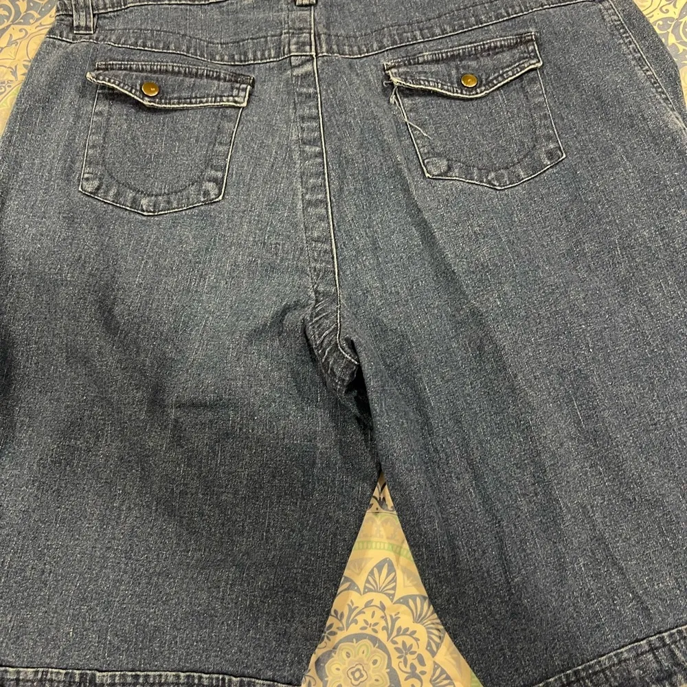 Hilliard & Hanson Bermuda Jean Shorts Size 14 Blue - Image 2